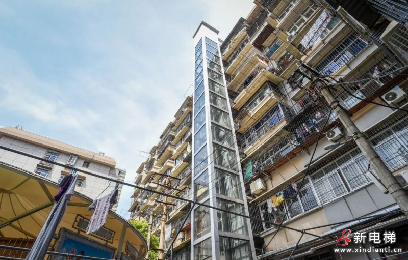 老舊小區(qū)地面公共空間有限，巧用天臺(tái)一部電梯4個(gè)單元共享